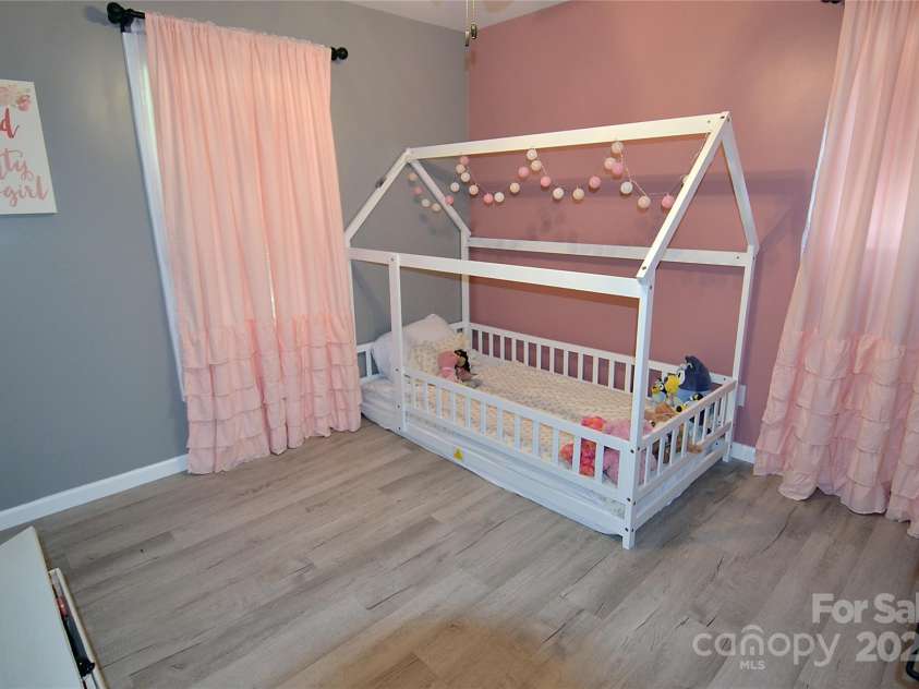 204 Quail Hollow Road, Marion, NC 28752.  MLS# CAR4244406, YatesRealty ID 13677. BR2