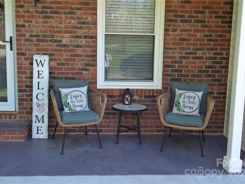 204 Quail Hollow Road, Marion, NC 28752.  MLS# CAR4244406, YatesRealty ID 13677. Front porch