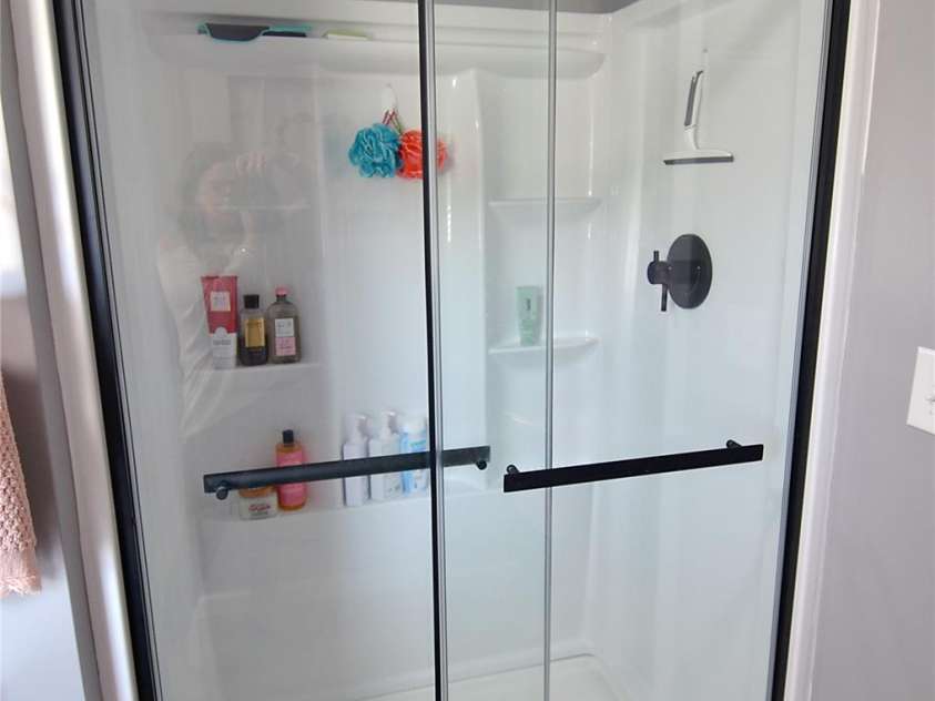 204 Quail Hollow Road, Marion, NC 28752.  MLS# CAR4244406, YatesRealty ID 13677. Primary shower