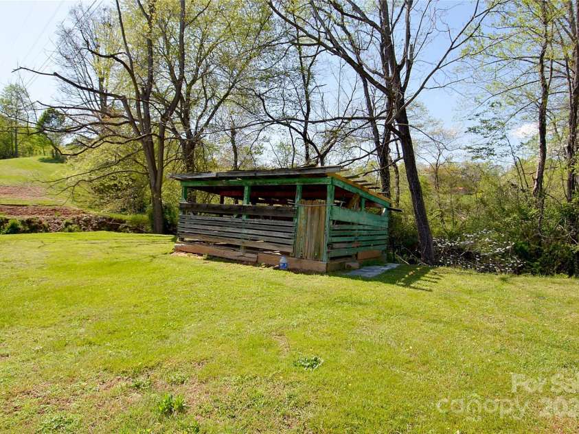 204 Quail Hollow Road, Marion, NC 28752.  MLS# CAR4244406, YatesRealty ID 13677. Shed 2