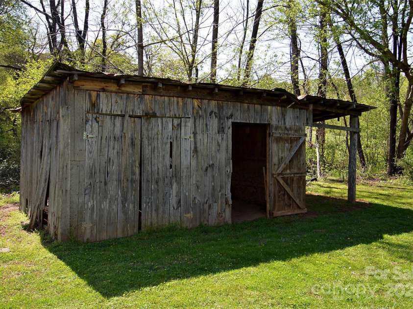 204 Quail Hollow Road, Marion, NC 28752.  MLS# CAR4244406, YatesRealty ID 13677. Shed