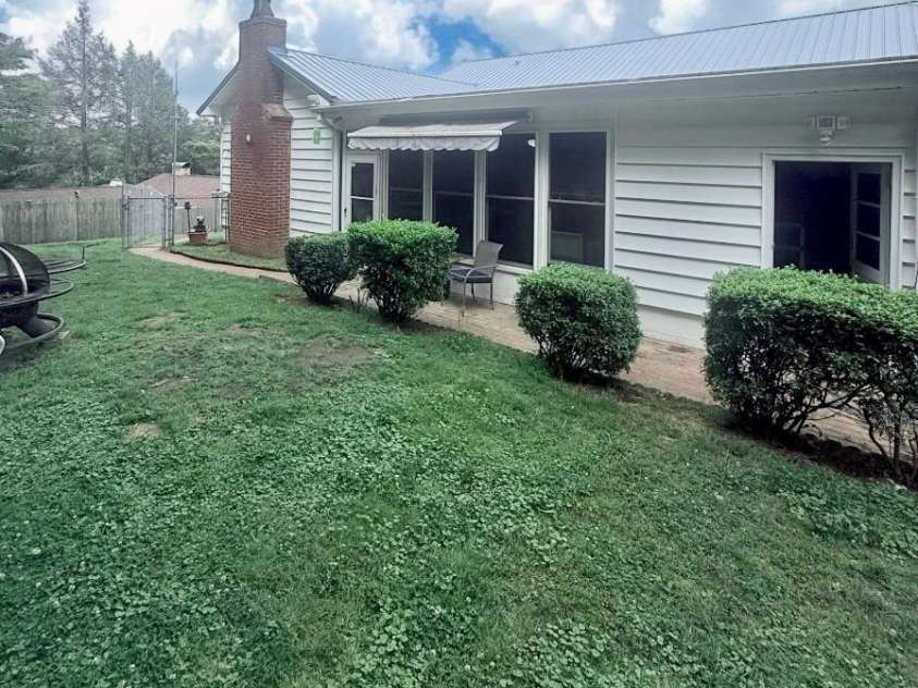 346 Eastover Circle, Lenoir, NC 28645.  MLS# CAR4254546, YatesRealty ID 13678. 