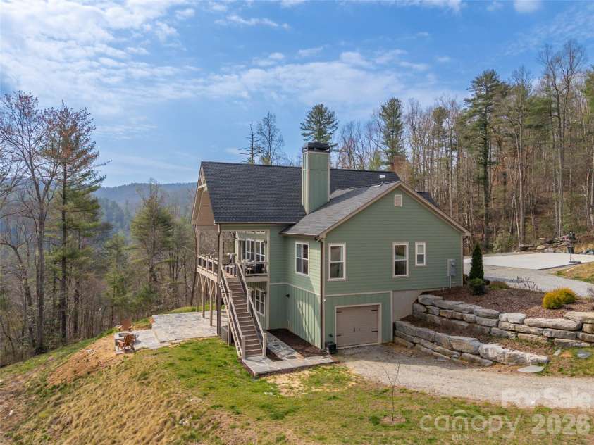 666 Never Blue Road, Flat Rock, NC 28731.  MLS# CAR4362603, YatesRealty ID 13679. 