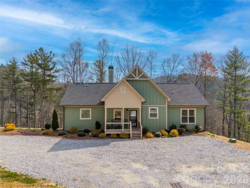666 Never Blue Road, Flat Rock, NC 28731.  MLS# CAR4362603, YatesRealty ID 13679. 