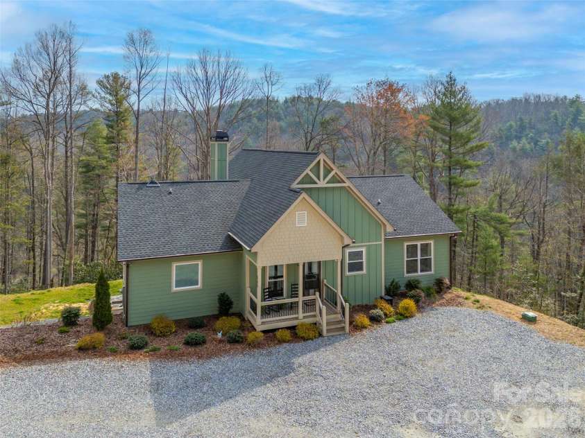 666 Never Blue Road, Flat Rock, NC 28731.  MLS# CAR4362603, YatesRealty ID 13679. 