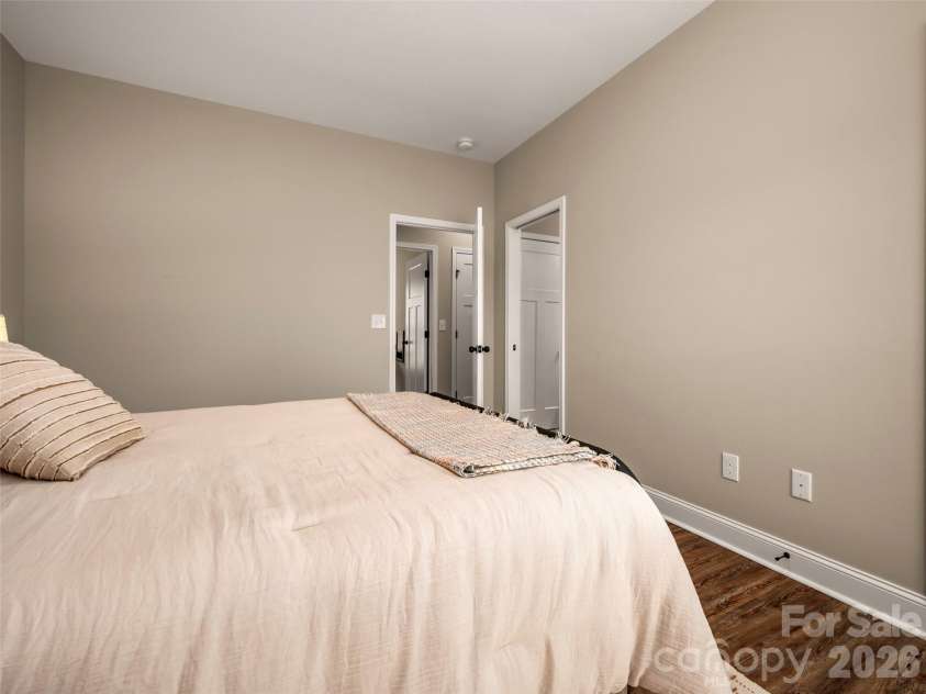 666 Never Blue Road, Flat Rock, NC 28731.  MLS# CAR4362603, YatesRealty ID 13679. 