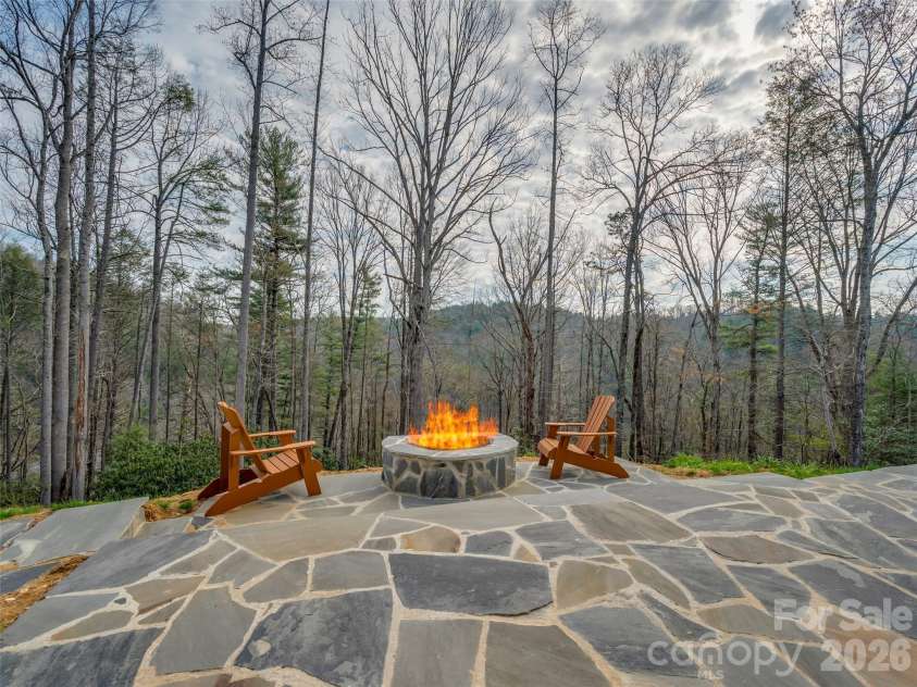 666 Never Blue Road, Flat Rock, NC 28731.  MLS# CAR4362603, YatesRealty ID 13679. 