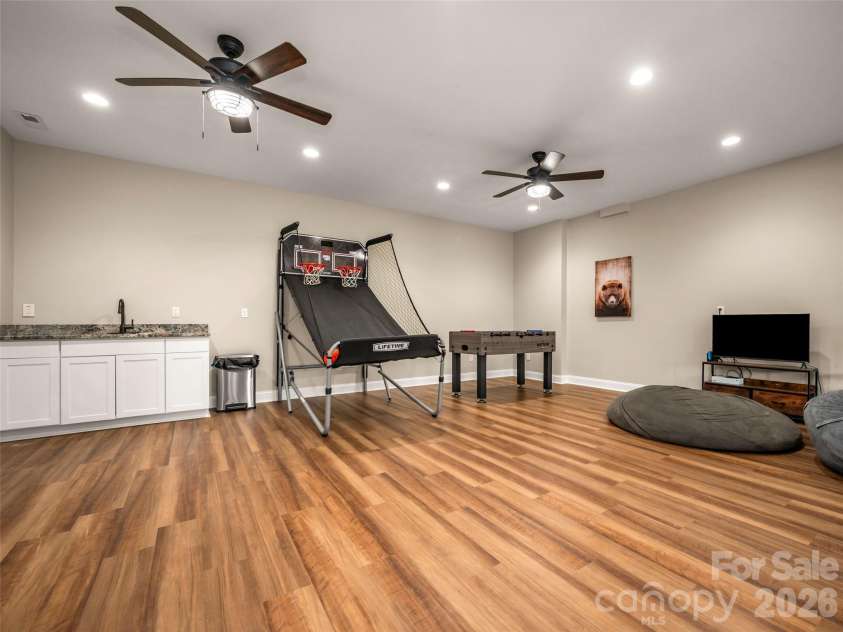 666 Never Blue Road, Flat Rock, NC 28731.  MLS# CAR4362603, YatesRealty ID 13679. 