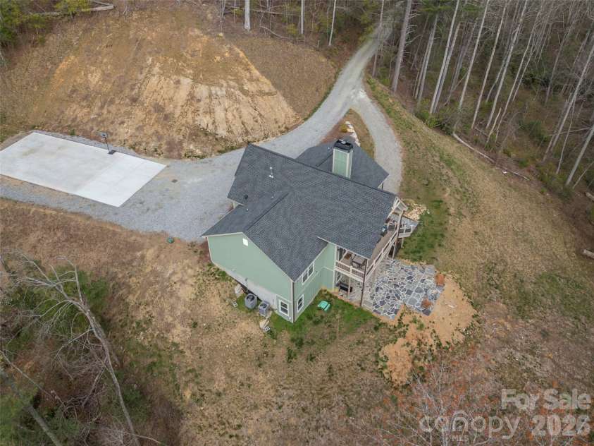 666 Never Blue Road, Flat Rock, NC 28731.  MLS# CAR4362603, YatesRealty ID 13679. 
