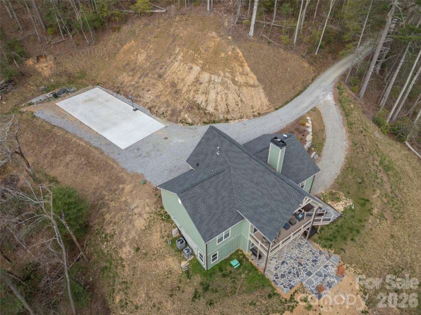 666 Never Blue Road, Flat Rock, NC 28731.  MLS# CAR4362603, YatesRealty ID 13679. 
