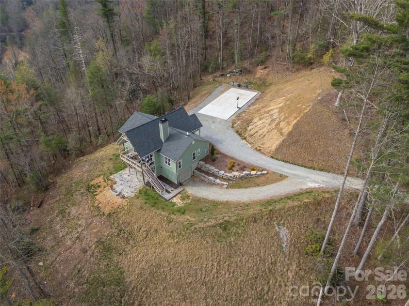 666 Never Blue Road, Flat Rock, NC 28731.  MLS# CAR4362603, YatesRealty ID 13679. 