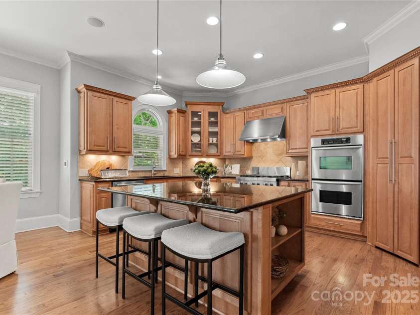 7005 Camrose Crossing Lane, Matthews, NC 28104.  MLS# CAR4248108, YatesRealty ID 13679. 