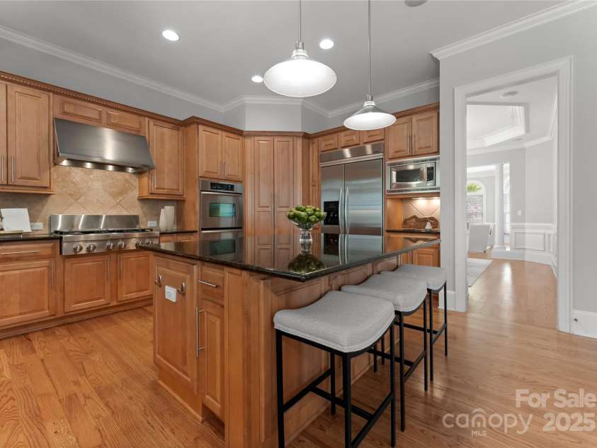 7005 Camrose Crossing Lane, Matthews, NC 28104.  MLS# CAR4248108, YatesRealty ID 13679. 