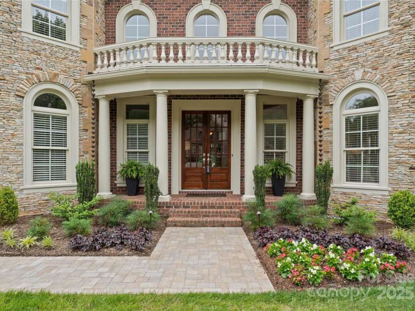 7005 Camrose Crossing Lane, Matthews, NC 28104.  MLS# CAR4248108, YatesRealty ID 13679. 