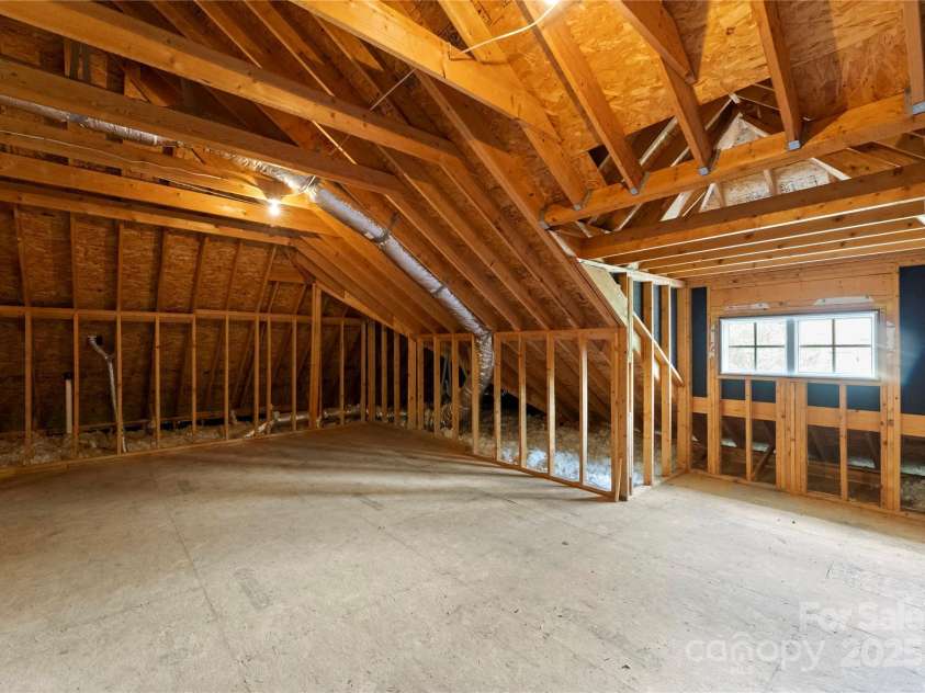 7005 Camrose Crossing Lane, Matthews, NC 28104.  MLS# CAR4248108, YatesRealty ID 13679. 