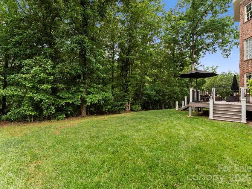 7005 Camrose Crossing Lane, Matthews, NC 28104.  MLS# CAR4248108, YatesRealty ID 13679. 