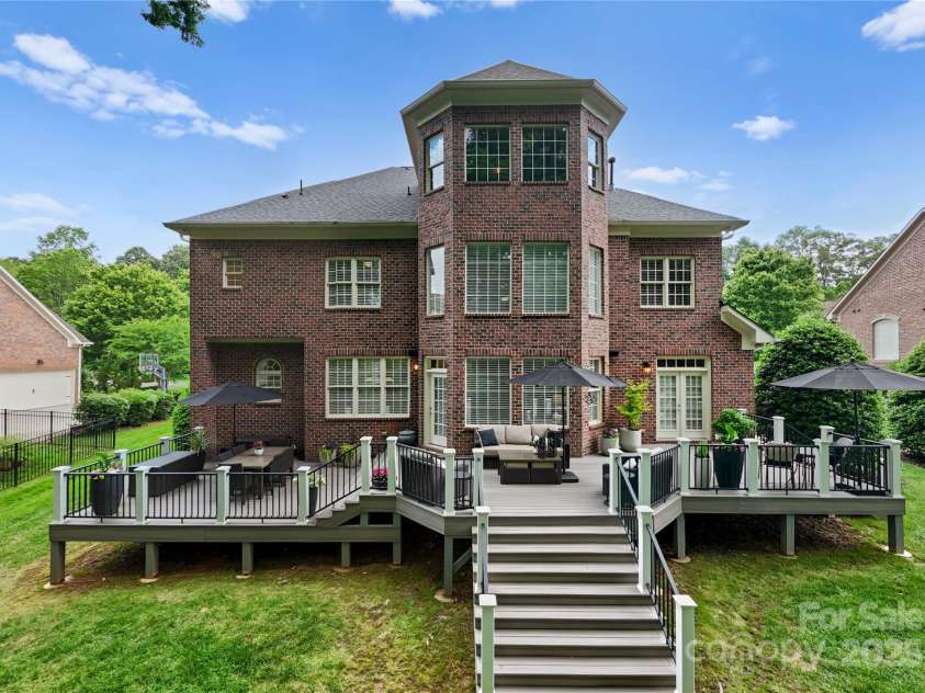 7005 Camrose Crossing Lane, Matthews, NC 28104.  MLS# CAR4248108, YatesRealty ID 13679. 