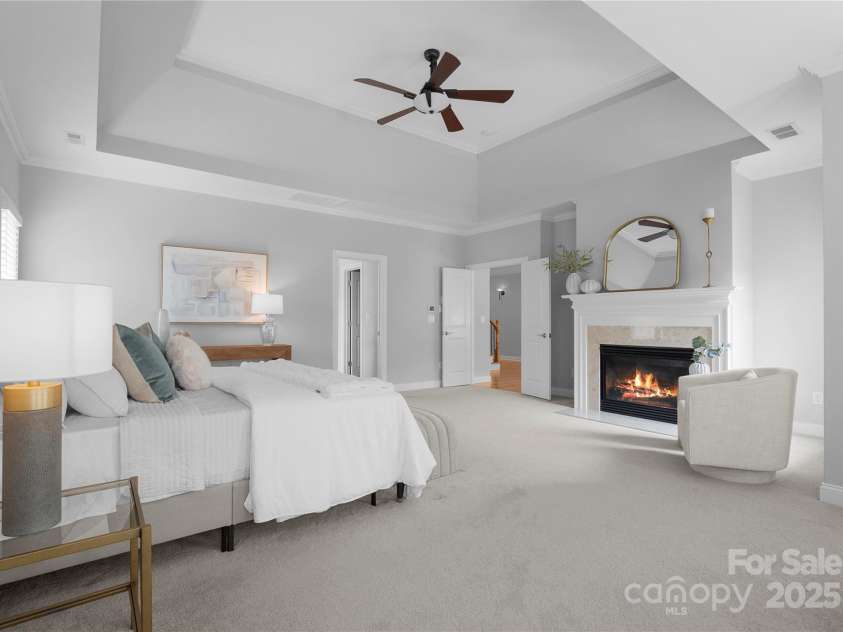 7005 Camrose Crossing Lane, Matthews, NC 28104.  MLS# CAR4248108, YatesRealty ID 13679. 