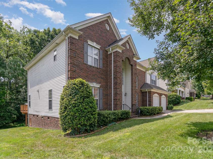 10929 Valley Spring Drive, Charlotte, NC 28277.  MLS# CAR4281296, YatesRealty ID 1368. 
