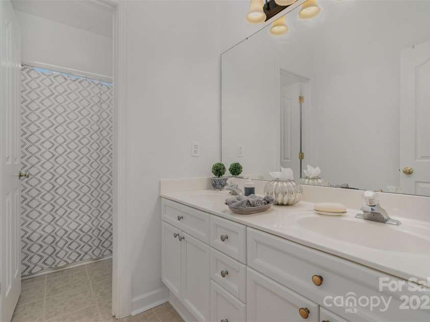 10929 Valley Spring Drive, Charlotte, NC 28277.  MLS# CAR4281296, YatesRealty ID 1368. 