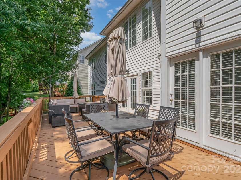 10929 Valley Spring Drive, Charlotte, NC 28277.  MLS# CAR4281296, YatesRealty ID 1368. 