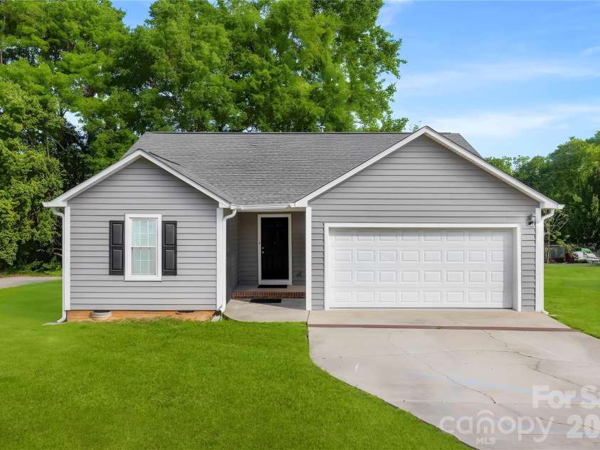 1116 Marcela Drive, Gastonia, NC 28054.  MLS# CAR4369091, YatesRealty ID 13681. 