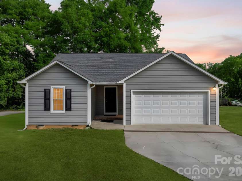 1116 Marcela Drive, Gastonia, NC 28054.  MLS# CAR4369091, YatesRealty ID 13681. 