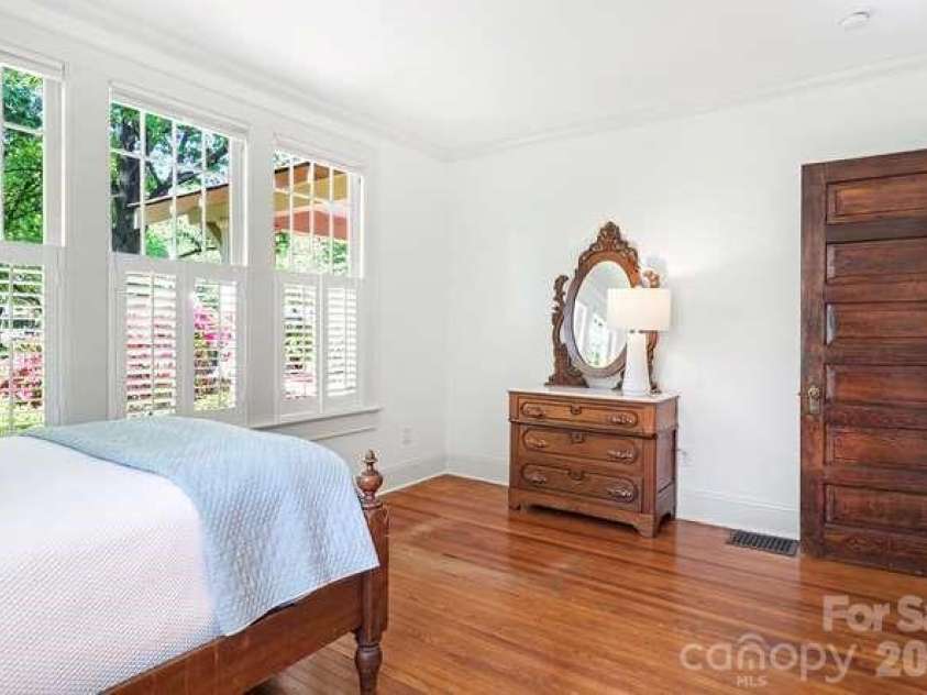 1701 Springdale Avenue, Charlotte, NC 28203.  MLS# CAR4368621, YatesRealty ID 13683. 