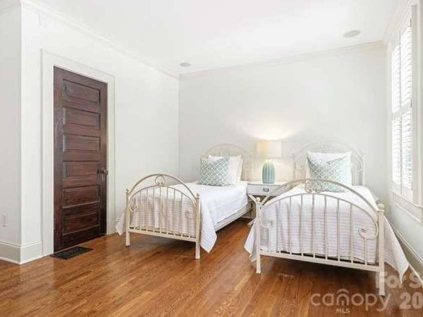 1701 Springdale Avenue, Charlotte, NC 28203.  MLS# CAR4368621, YatesRealty ID 13683. 