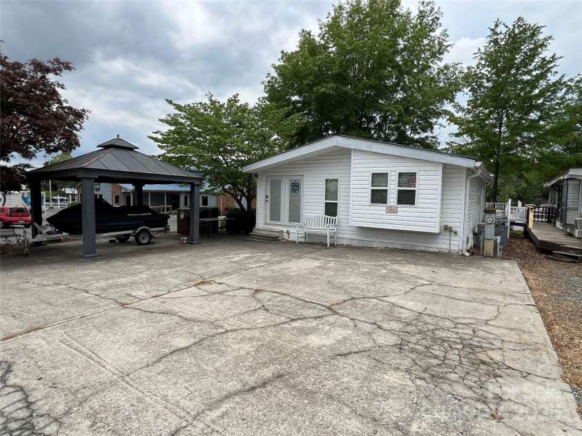 101 Dogwood Circle, New London, NC 28127.  MLS# CAR4251523, YatesRealty ID 13684. 