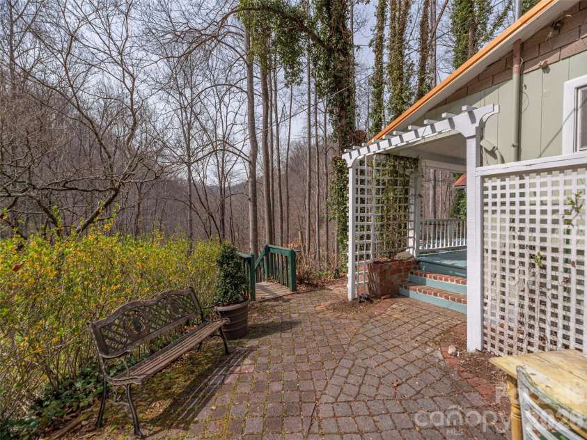 897 Dark Ridge Road, Sylva, NC 28779.  MLS# CAR4361794, YatesRealty ID 13684. 