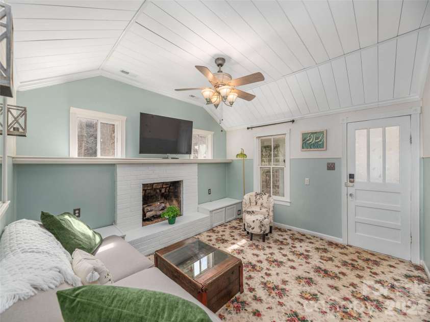 897 Dark Ridge Road, Sylva, NC 28779.  MLS# CAR4361794, YatesRealty ID 13684. 