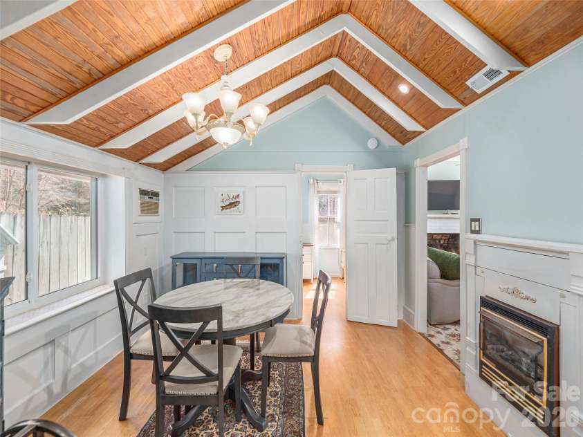 897 Dark Ridge Road, Sylva, NC 28779.  MLS# CAR4361794, YatesRealty ID 13684. 