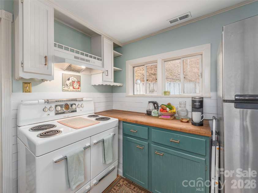 897 Dark Ridge Road, Sylva, NC 28779.  MLS# CAR4361794, YatesRealty ID 13684. 