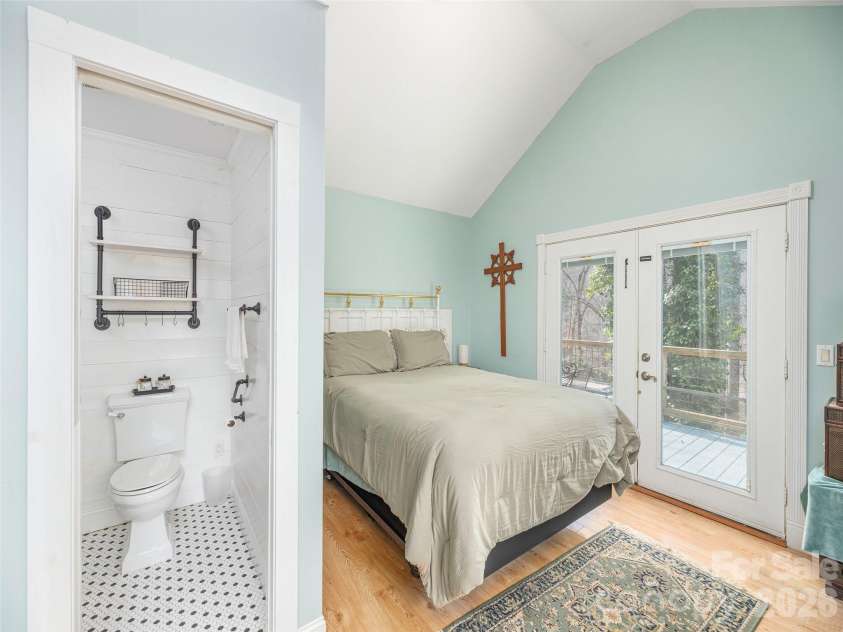 897 Dark Ridge Road, Sylva, NC 28779.  MLS# CAR4361794, YatesRealty ID 13684. 