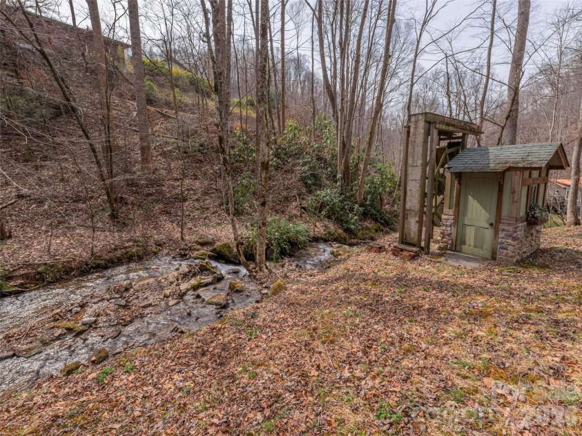 897 Dark Ridge Road, Sylva, NC 28779.  MLS# CAR4361794, YatesRealty ID 13684. 