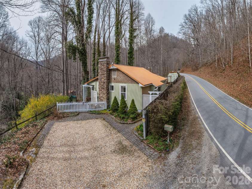 897 Dark Ridge Road, Sylva, NC 28779.  MLS# CAR4361794, YatesRealty ID 13684. 
