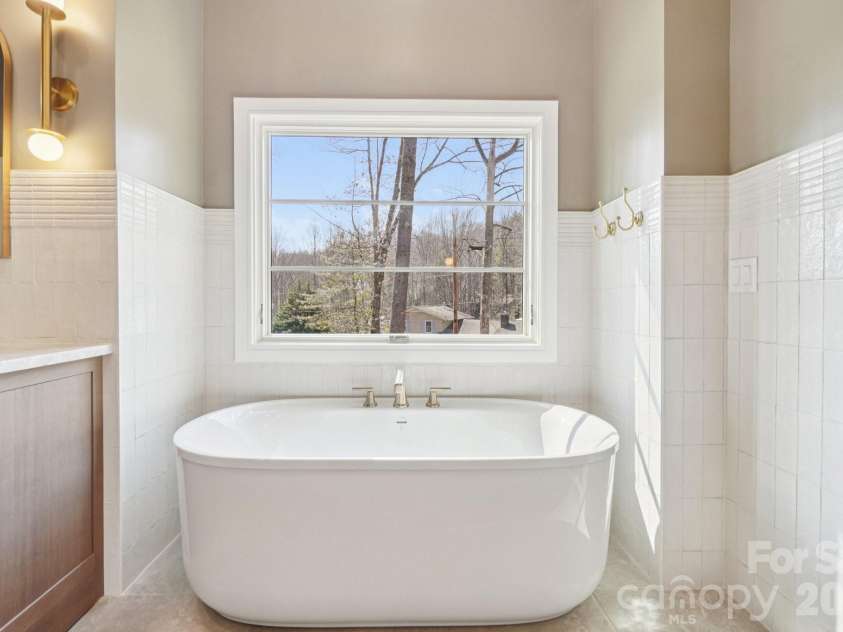 272 Glazener Road, Brevard, NC 28712.  MLS# CAR4355314, YatesRealty ID 13687. 