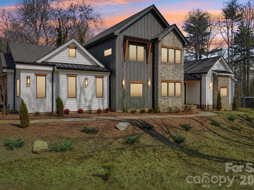 272 Glazener Road, Brevard, NC 28712.  MLS# CAR4355314, YatesRealty ID 13687. 