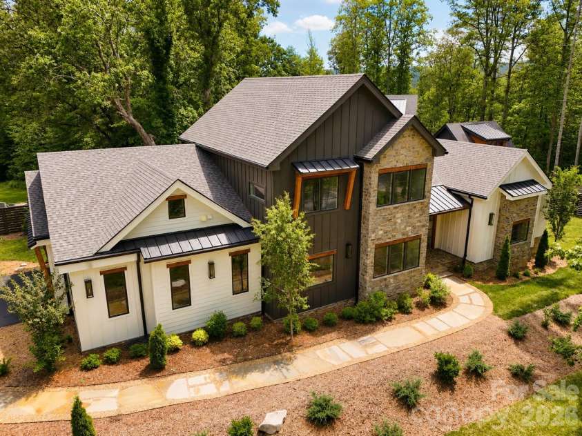 272 Glazener Road, Brevard, NC 28712.  MLS# CAR4355314, YatesRealty ID 13687. 