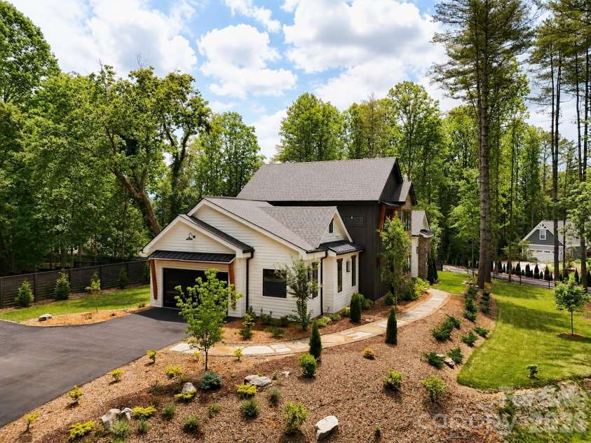 272 Glazener Road, Brevard, NC 28712.  MLS# CAR4355314, YatesRealty ID 13687. 