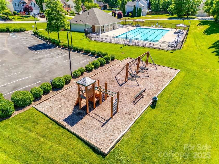 9700 Stewart Spring Lane, Charlotte, NC 28216.  MLS# CAR4252858, YatesRealty ID 13687. Community amenity center