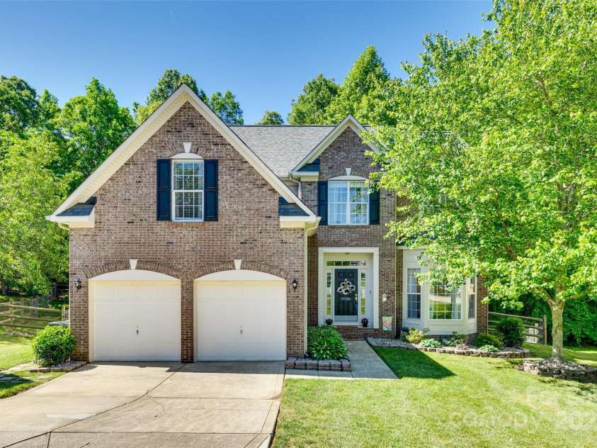 9700 Stewart Spring Lane, Charlotte, NC 28216.  MLS# CAR4252858, YatesRealty ID 13687. Welcome Home!