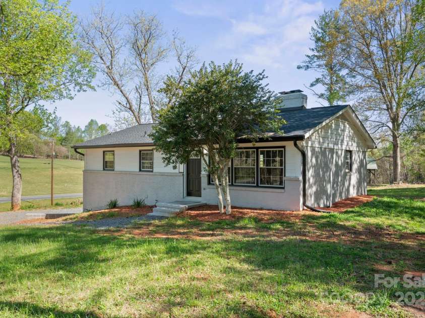 2096 Jay Clark Road, Morganton, NC 28655.  MLS# CAR4248762, YatesRealty ID 13688. 
