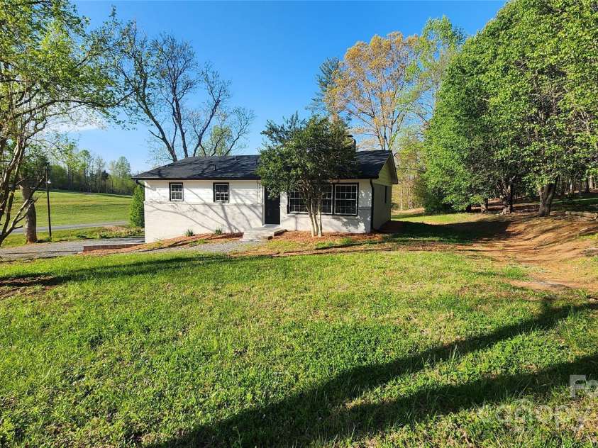 2096 Jay Clark Road, Morganton, NC 28655.  MLS# CAR4248762, YatesRealty ID 13688. 