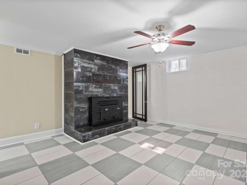 2096 Jay Clark Road, Morganton, NC 28655.  MLS# CAR4248762, YatesRealty ID 13688. 