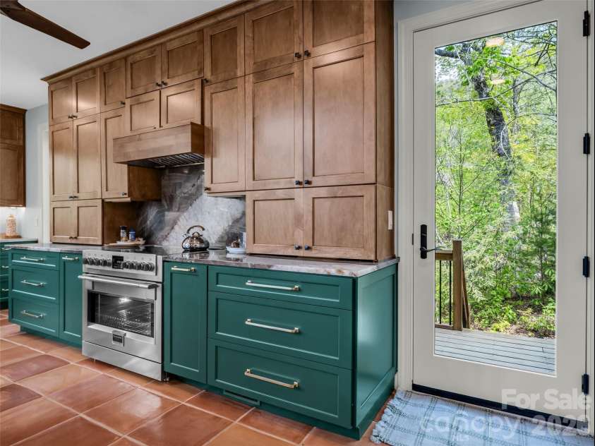 249 Boulder Run Drive, Lake Lure, NC 28746.  MLS# CAR4370165, YatesRealty ID 13688. 