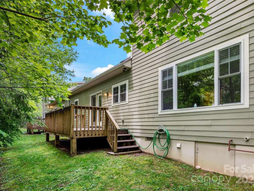 3 Teresa Way, Black Mountain, NC 28711.  MLS# CAR4245205, YatesRealty ID 1369. 