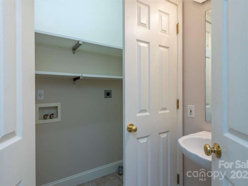 3 Teresa Way, Black Mountain, NC 28711.  MLS# CAR4245205, YatesRealty ID 1369. 