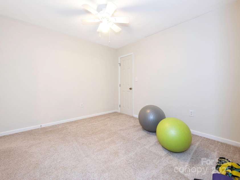 3033 Beech Court, Indian Trail, NC 28079.  MLS# CAR4246774, YatesRealty ID 13690. Up flex space